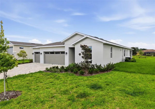 Photo 3 of Single family home for sale at 9210 Players Dr, Brooksville, FL 34613 | MLS# S5127195 | Listing updated on 2026-09-06
