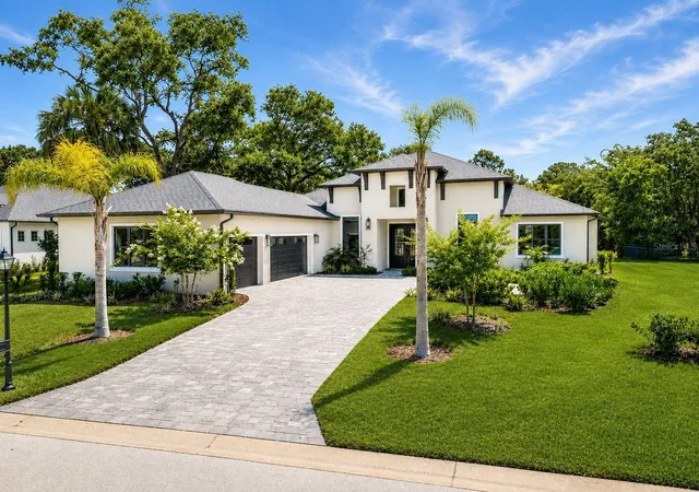 Photo 1 of Single family home for sale at 17 Old Oak Dr N, Palm Coast, FL 32137 | MLS# O6326042 | Listing updated on 2026-10-13