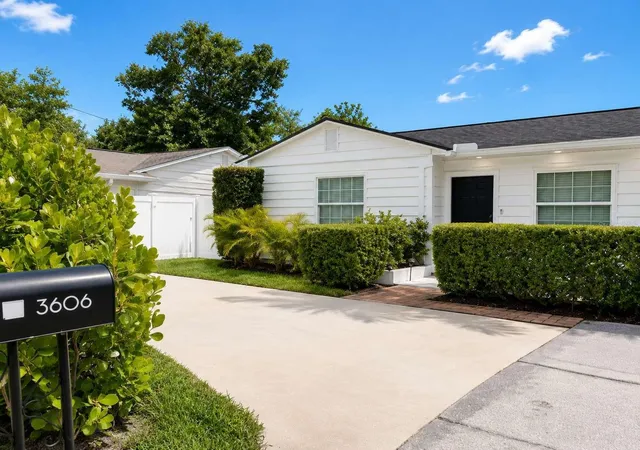 Photo 2 of Single family home for sale at 3606 W Bay To Blvd, Tampa, FL 33629 | MLS# TB8430738 | Listing updated on 2026-08-17