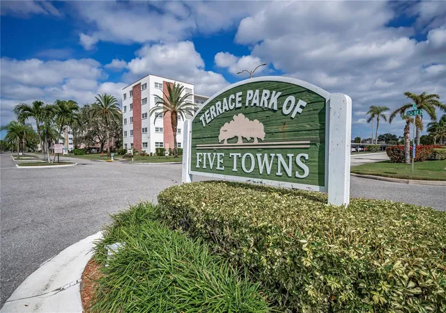 2nd image of 5501 80th St N #405, Saint Petersburg, FL 33709 | MLS# TB8442006