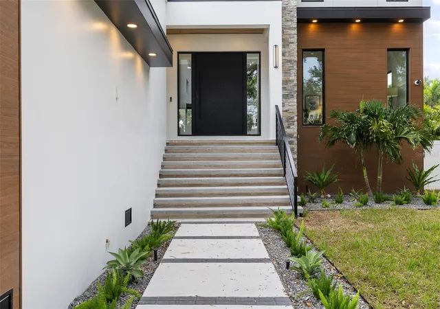 2nd image of 4709 W Estrella St, Tampa, FL 33629 | MLS# TB8452908