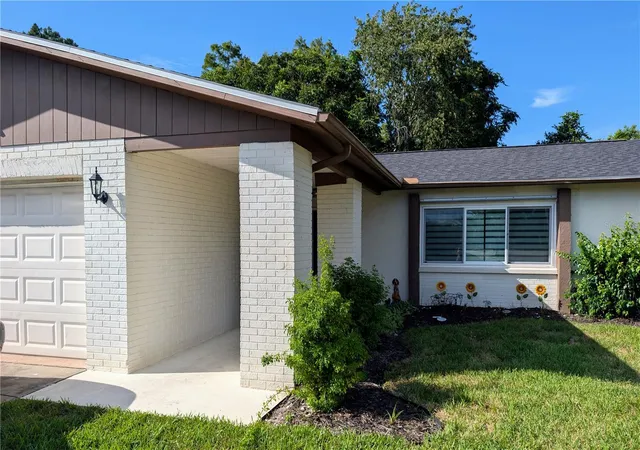 Photo 3 of Single family home for sale at 11608 Fox Run, Port Richey, FL 34668 | MLS# W7882114 | Listing updated on 2026-10-06