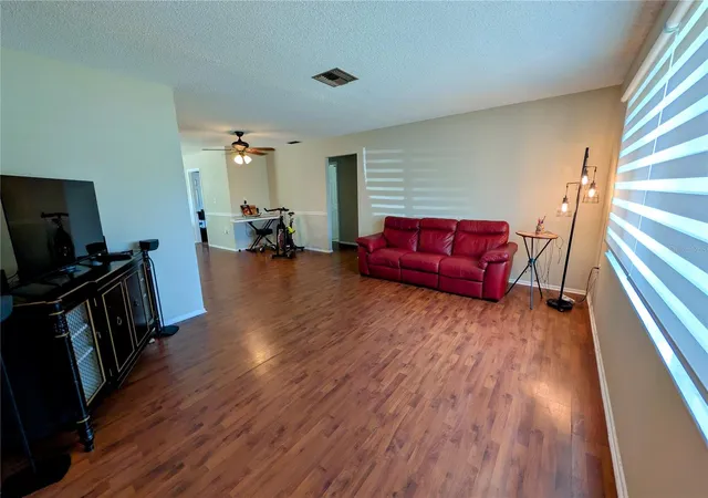 Photo 4 of Single family home for sale at 11608 Fox Run, Port Richey, FL 34668 | MLS# W7882114 | Listing updated on 2026-10-06