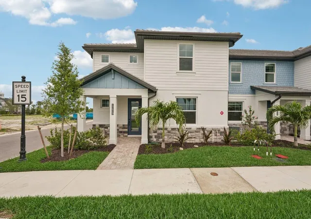 Photo 1 of Sale Pending at 17841 Broadleaf Loop, Venice, FL 34293 | MLS# R4910594 | Listing updated on 2026-08-17