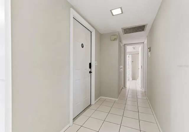 2nd image of 1141 Merle Wy #14, Sarasota, FL 34232 | MLS# TB8470330