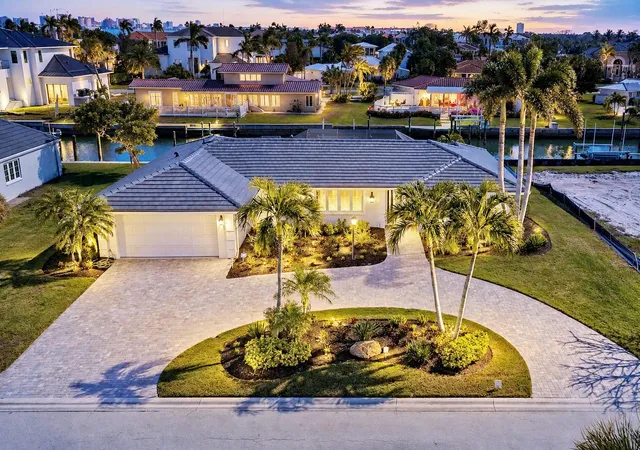 1st image of 548 Gunwale Ln, Longboat Key, FL 34228 | MLS# A4680965
