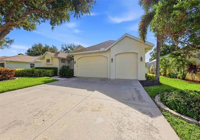 Photo 2 of Sale Pending at 6228 Aventura Dr, Sarasota, FL 34241 | MLS# A4683222 | Listing updated on 2026-09-02