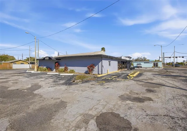 Photo 2 of House for sale at 4900 66th Street N, Saint Petersburg, FL 33709 | MLS# TB8479808 | Listing updated on 2026-03-30