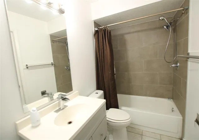 Photo 4 of Townhouse for sale at 53 W Marbrisa Way, Kissimmee, FL 34743 | MLS# O6386367 | Listing updated on 2026-09-01