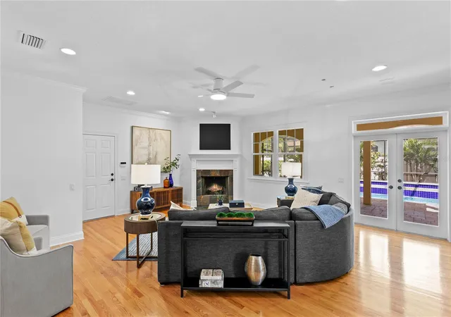 Photo 4 of Sale Pending at 4115 W Barcelona St, Tampa, FL 33629 | MLS# TB8481417 | Listing updated on 2026-09-01