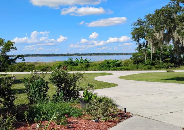 2nd image of 8943 Silver Lake Dr, Leesburg, FL 34788 | MLS# TB8481421