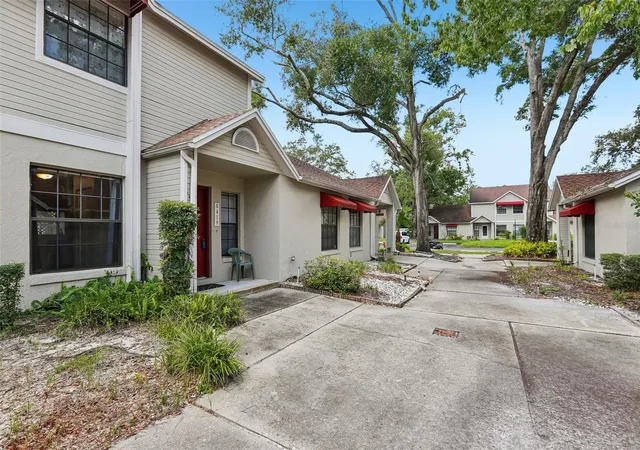 Photo 3 of Townhouse for sale at 8419 Laurelon Pl, Temple Terrace, FL 33637 | MLS# TB8482048 | Listing updated on 2026-08-16
