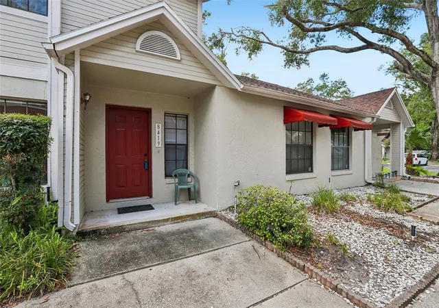 Photo 3 of Townhouse for sale at 8419 Laurelon Pl, Temple Terrace, FL 33637 | MLS# TB8482048 | Listing updated on 2026-08-16
