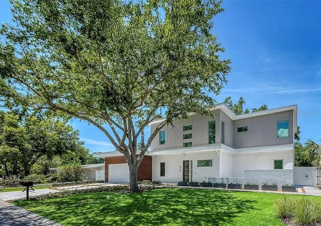 4th image of 2010 Hyde Park Cir, Sarasota, FL 34239 | MLS# A4687471