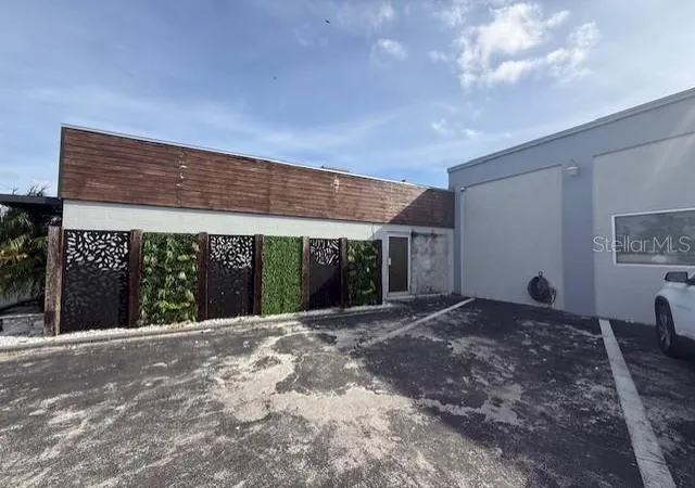 Photo 1 of House for sale at 3852 L B Mcleod Rd, Orlando, FL 32805 | MLS# O6394908 | Listing updated on 2026-09-03