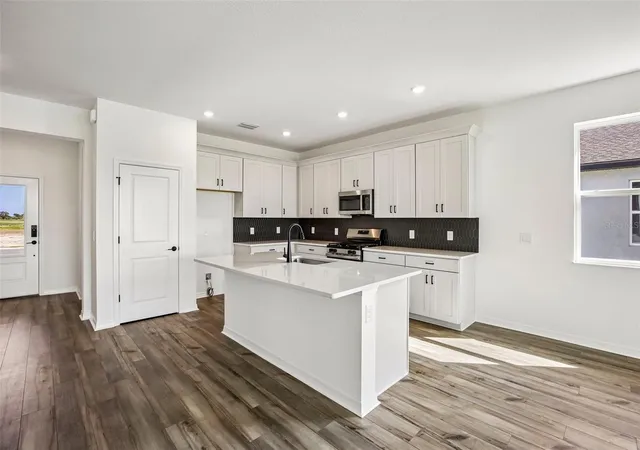 Photo 4 of Single family home for sale at 13810 Bertrand Ave, Palmetto, FL 34221 | MLS# R4910971 | Listing updated on 2026-10-09