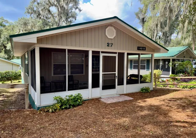 Photo 2 of Single family home for sale at 14010 Ne 250th Circle, Fort Mc Coy, FL 32134 | MLS# OM722030 | Listing updated on 2026-08-16