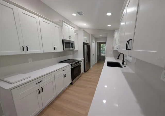 3rd image of 4258 Sw 157Th Ct Sw, Ocala, FL 34481 | MLS# OM722313