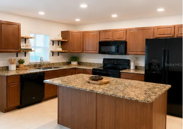 Photo 3 of Townhouse for sale at 3826 Exeter Ln, Lakeland, FL 33810 | MLS# TB8496024 | Listing updated on 2026-09-23