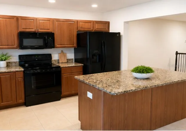 Photo 3 of Townhouse for sale at 3826 Exeter Ln, Lakeland, FL 33810 | MLS# TB8496024 | Listing updated on 2026-09-23