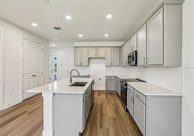 Photo 3 of Sale Pending at 31850 Clover Fin Ct, Wesley Chapel, FL 33545 | MLS# TB8499365 | Listing updated on 2026-09-05
