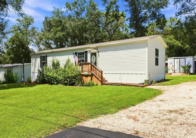 Photo 2 of Manufactured home for sale at 2521 E Mercury St, Inverness, FL 34453 | MLS# OM723381 | Listing updated on 2026-08-30