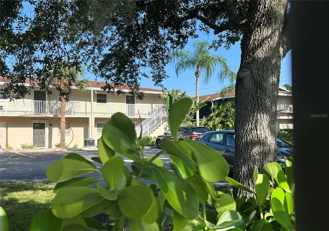 4th image of 972 La Costa Cir #3, Sarasota, FL 34237 | MLS# A4691419