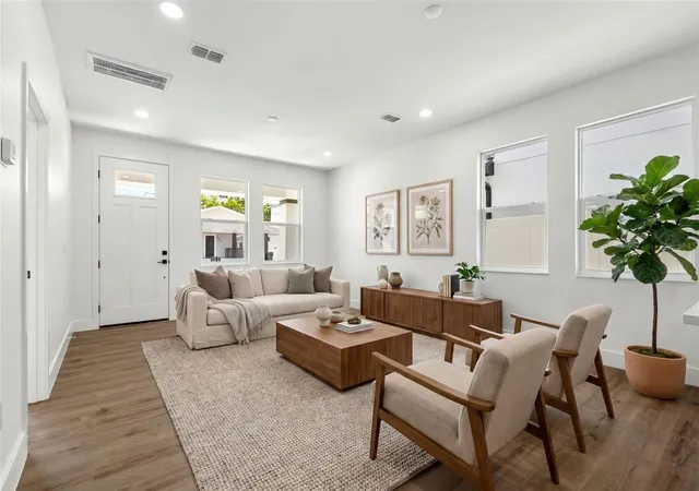Photo 2 of Sale Pending at 2912 N 21st Street, Tampa, FL 33605 | MLS# A4691837 | Listing updated on 2026-09-01