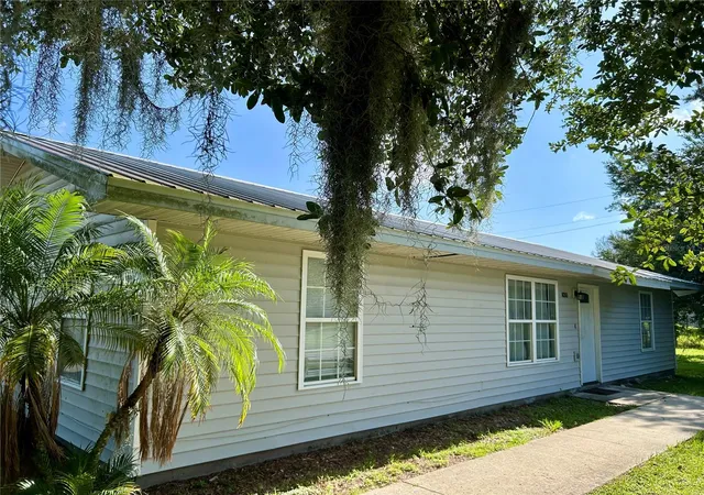 Photo 2 of Single family home for sale at 830 Alabama St, Wauchula, FL 33873 | MLS# L4961564 | Listing updated on 2026-08-26