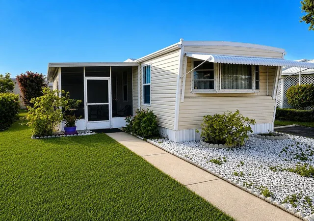 2nd image of 6580 Seminole Blvd #733, Seminole, FL 33772 | MLS# TB8504513