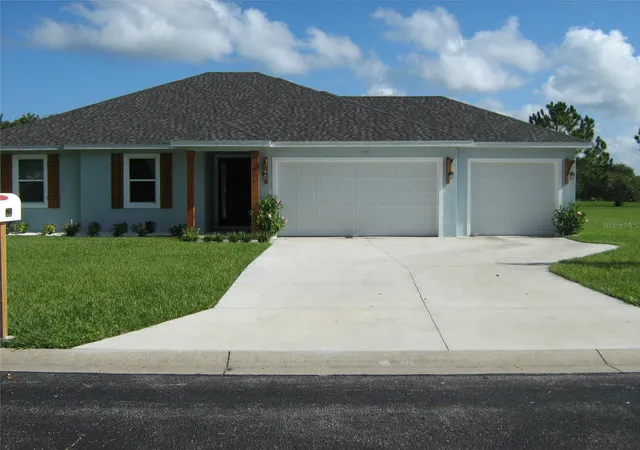 1st image of 535 Dowling Cir, Lady Lake, FL 32159 | MLS# W7885433