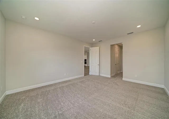 5th image of 9806 Leaf Green Ln, Zephyrhills, FL 33541 | MLS# TB8504656