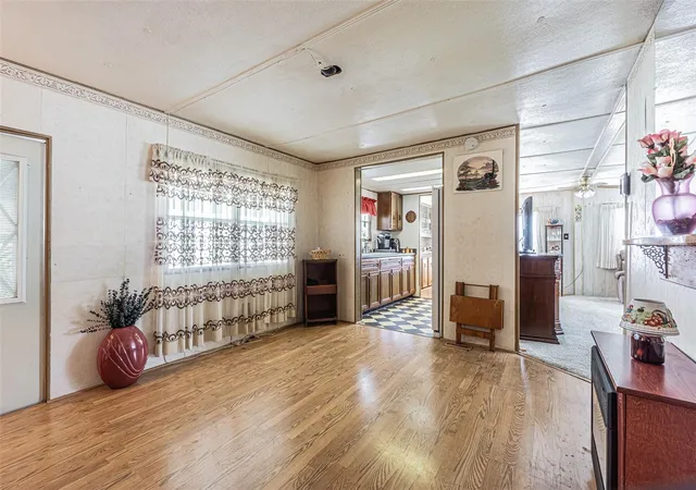 Photo 4 of Manufactured home for sale at 37544 Attica Ave, Zephyrhills, FL 33542 | MLS# TB8507082 | Listing updated on 2026-08-29