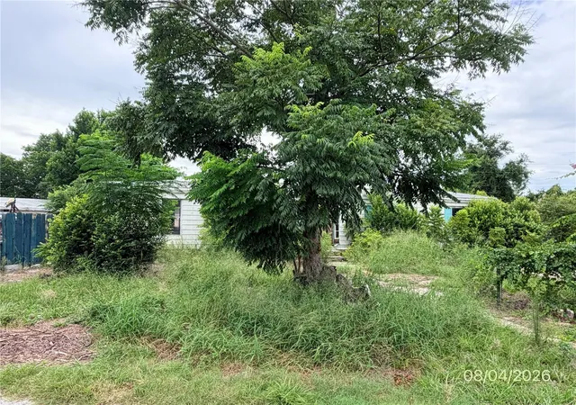 2nd image of 12024 Lakeview Dr, Leesburg, FL 34788 | MLS# G5112415
