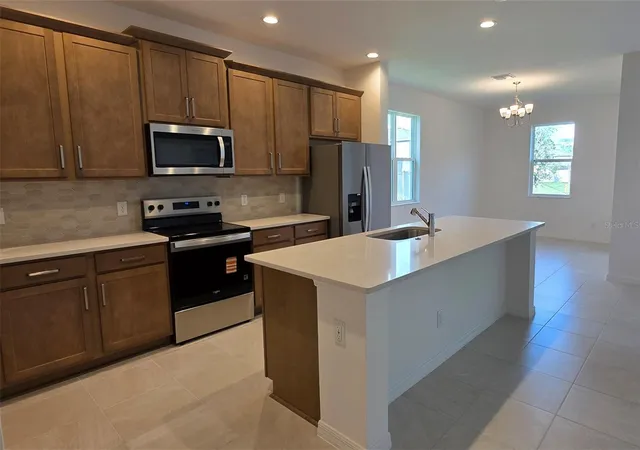 3rd image of 2142 Town Pasture Dr, Eustis, FL 32726 | MLS# O6408533