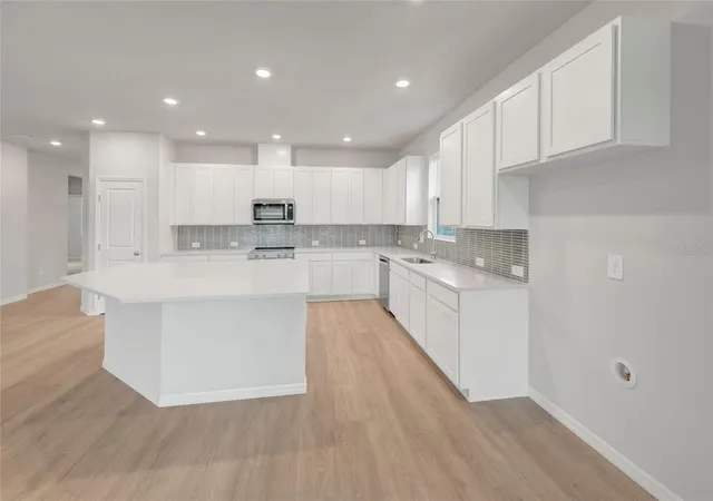 4th image of 3624 Jons Lakeview St, Plant City, FL 33566 | MLS# TB8510233
