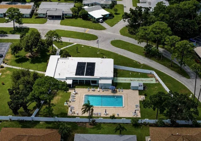 2nd image of 3506 Auburn Ct, SARASOTA, FL 34231