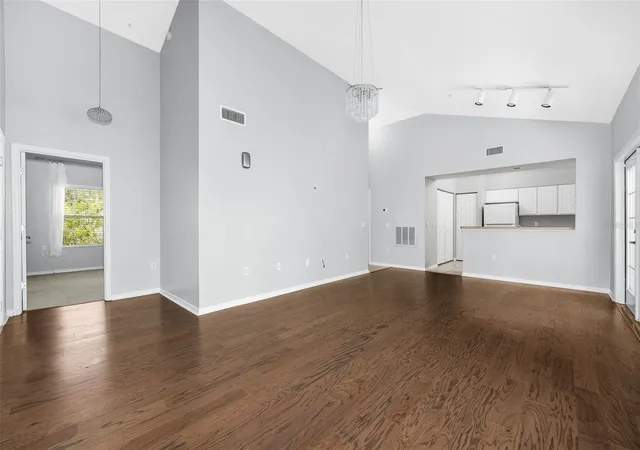 Listing Photo 5 - Condo for sale in building located at 4850 Sw 91St Ter, Gainesville, FL 32608 - Unit #301