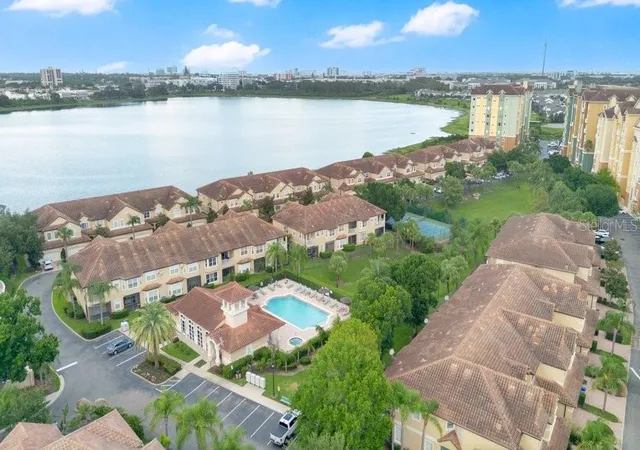 Listing Photo 2 - Condo for sale in building located at 8749 The Esplanade, Orlando, FL 32836 - Unit #22