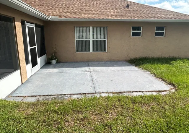 Photo 32 of Sale Pending at 8 Renworth Pl, Palm Coast, FL 32164 | MLS# FC318751 | Listing updated on 2026-09-04