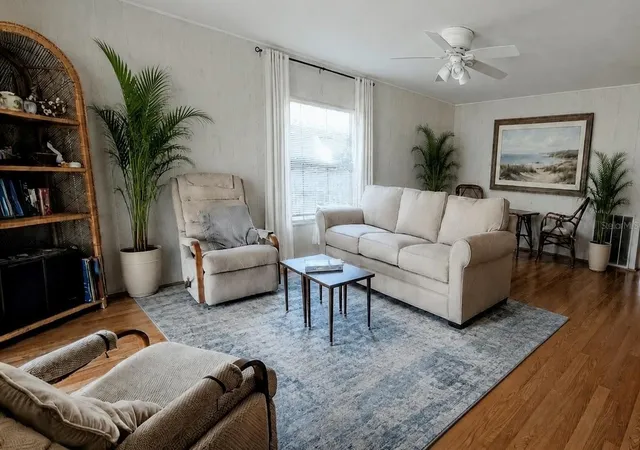 Photo 2 of Manufactured home for sale at 39820 Us Hwy 19 N #199, Tarpon Springs, FL 34689 | MLS# TB8511620 | Listing updated on 2026-09-07