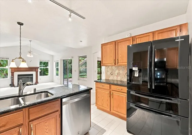 Photo 3 of Single family home for sale at 309 Oak Leaf Cir, Lake Mary, FL 32746 | MLS# O6410365 | Listing updated on 2026-09-24
