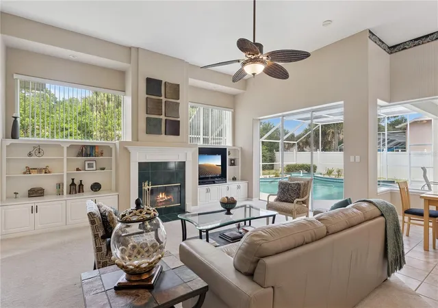 Photo 4 of Single family home for sale at 3823 Winding Lake Cir, Orlando, FL 32835 | MLS# O6411193 | Listing updated on 2026-09-05