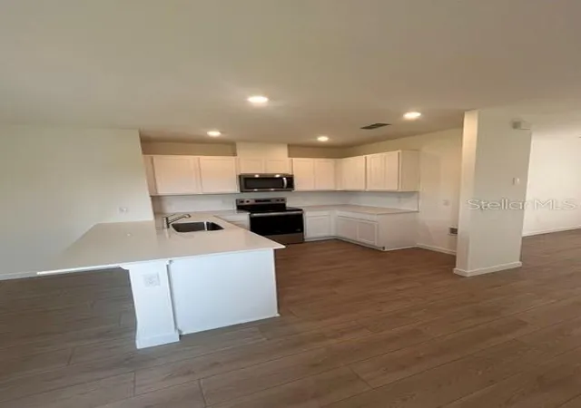 3rd image of 1345 Camellia Bloom Ln, Sanford, FL 32773 | MLS# O6411878
