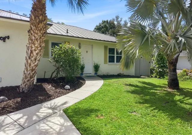 5th image of 6233 Rockefeller Ave, Sarasota, FL 34231 | MLS# A4695266