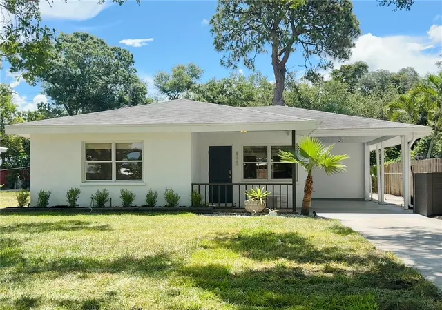 Photo 1 of Single family home for sale at 4722 Stevens Dr, Sarasota, FL 34234 | MLS# A4695417 | Listing updated on 2026-08-27