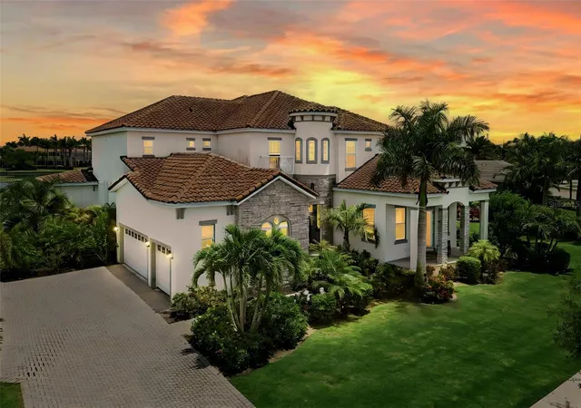 Photo 1 of Mansion for sale at 823 Manns Harbor Dr, Apollo Beach, FL 33572 | MLS# TB8515336 | Listing updated on 2026-09-03