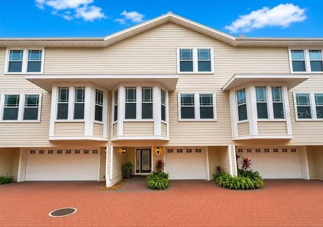 Photo 2 of Townhouse for sale at 3315 W De Leon St #15, Tampa, FL 33609 | MLS# TB8515679 | Listing updated on 2026-08-31