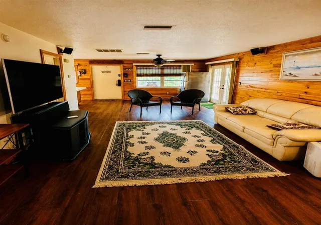 Listing Photo 5 - Condo for sale in building located at 403 Cottage Cir E, LAKE WALES, FL 33867 - Unit #403