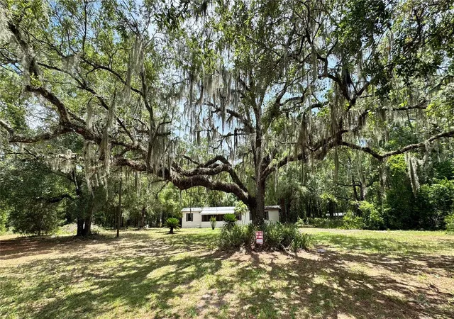 Photo 3 of Manufactured home for sale at 11286 E Highway 25, Belleview, FL 34420 | MLS# TB8518002 | Listing updated on 2026-08-18